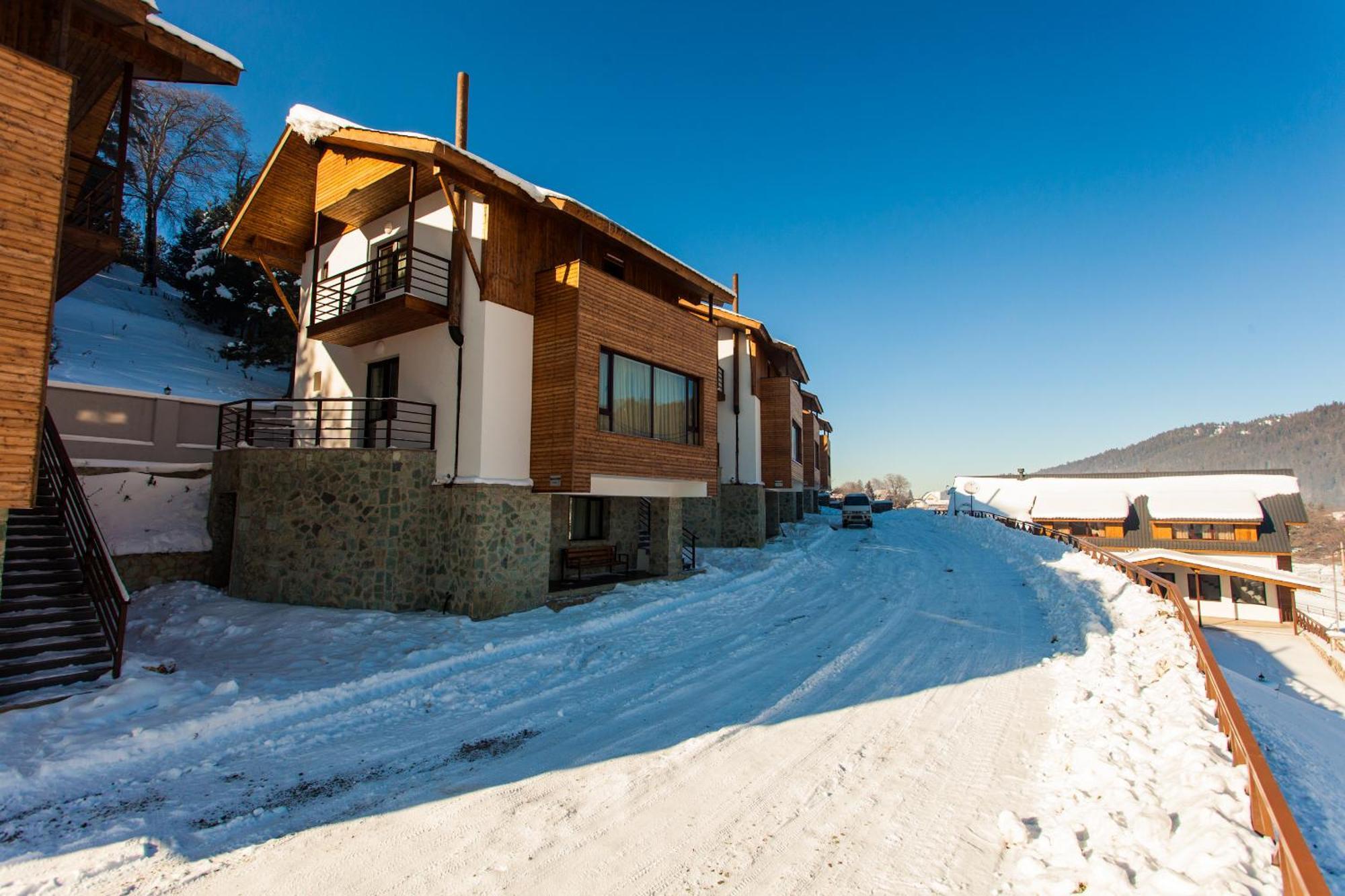 Crystal Hill Resort บาคูเรียนี ภายนอก รูปภาพ